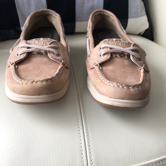 Great Sperry boat shoes with cheetah print! - Picture 2 of 6